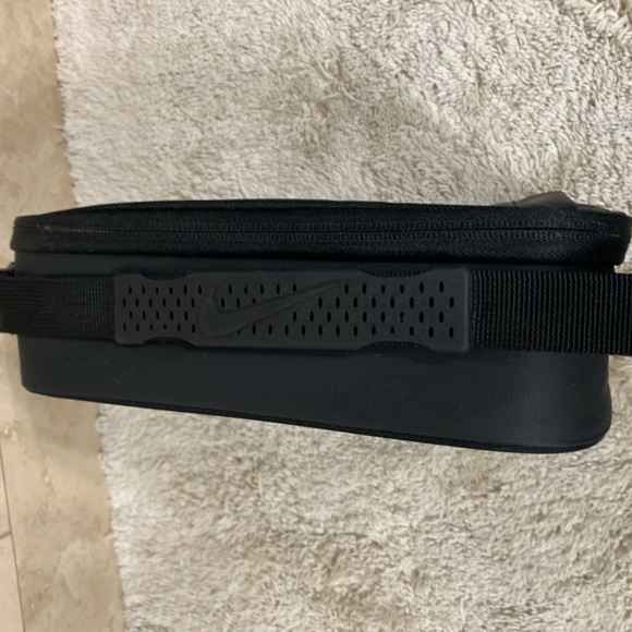 Nike Futura Coated Fuel Pack Lunch Bag - Picture 4 of 7